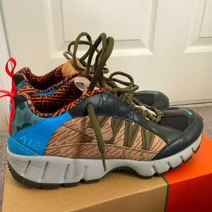 Nike Air Humara PRM Limited